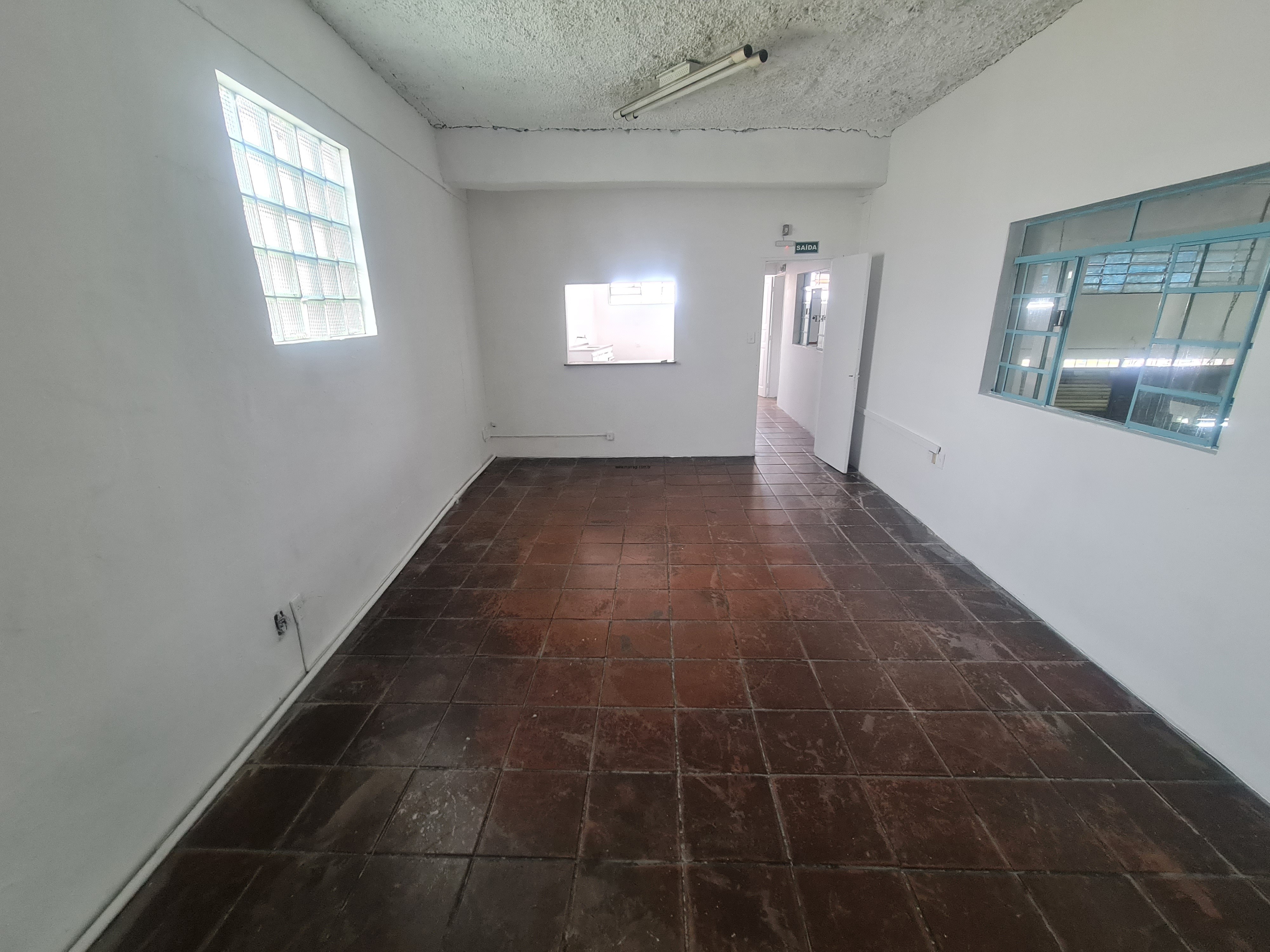 Galpão para alugar em Sorocaba em Avenida comercial