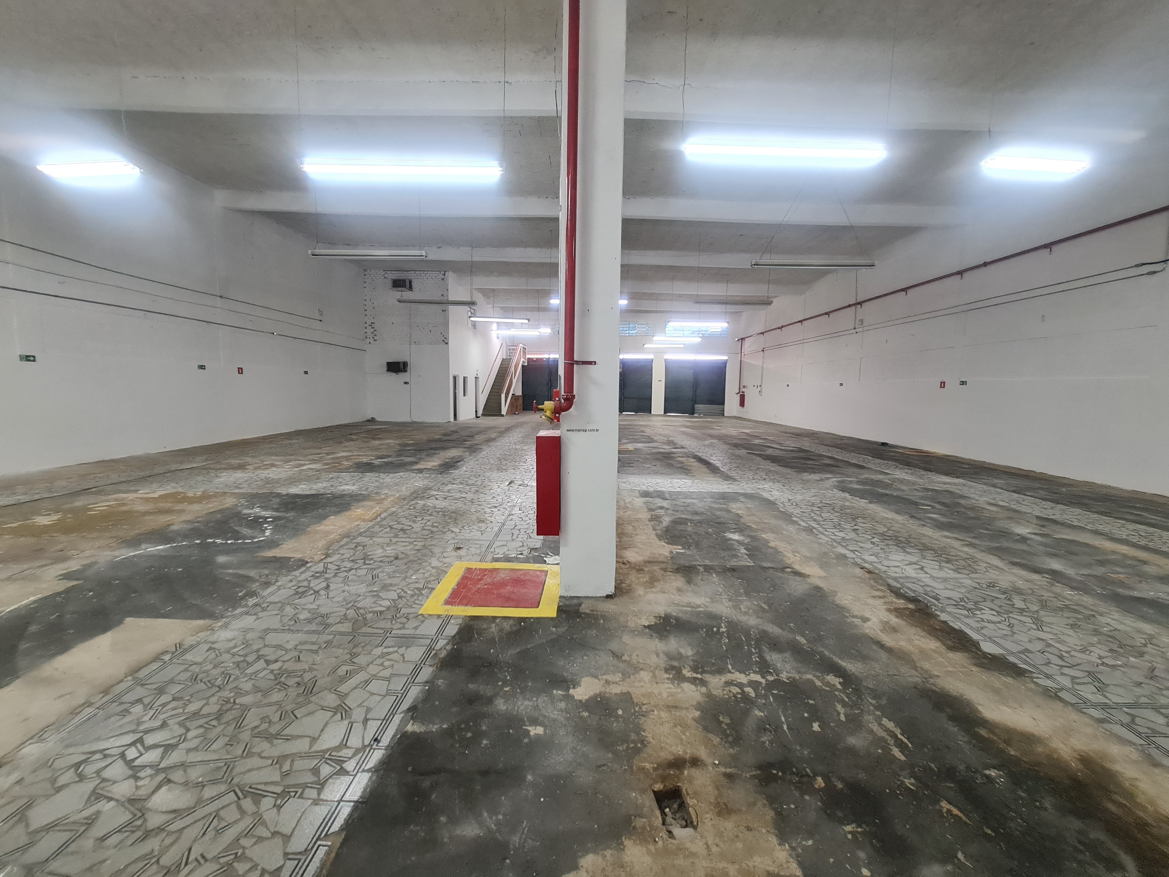 Galpão para alugar em Sorocaba em Avenida comercial