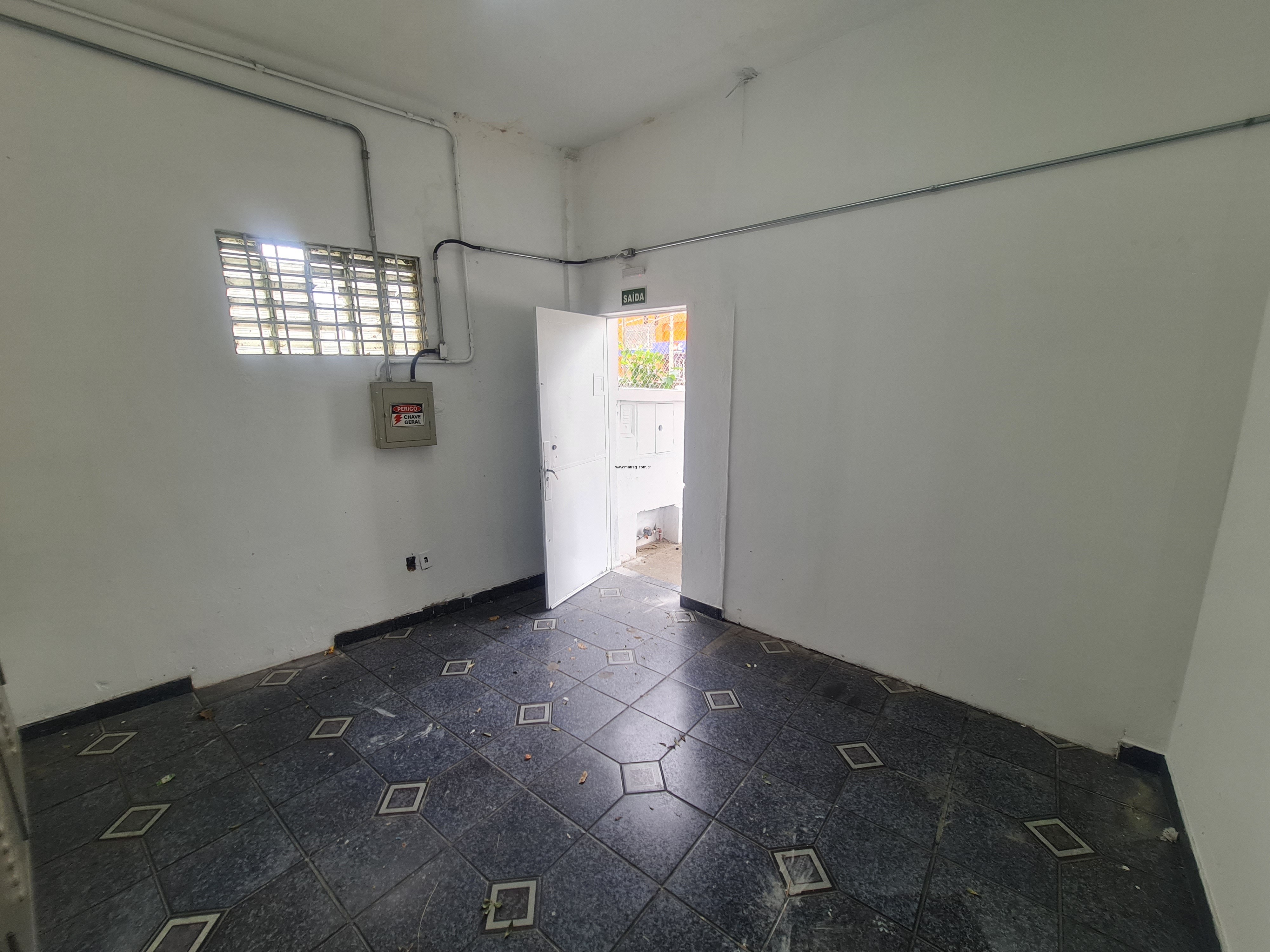 Galpão para alugar em Sorocaba em Avenida comercial