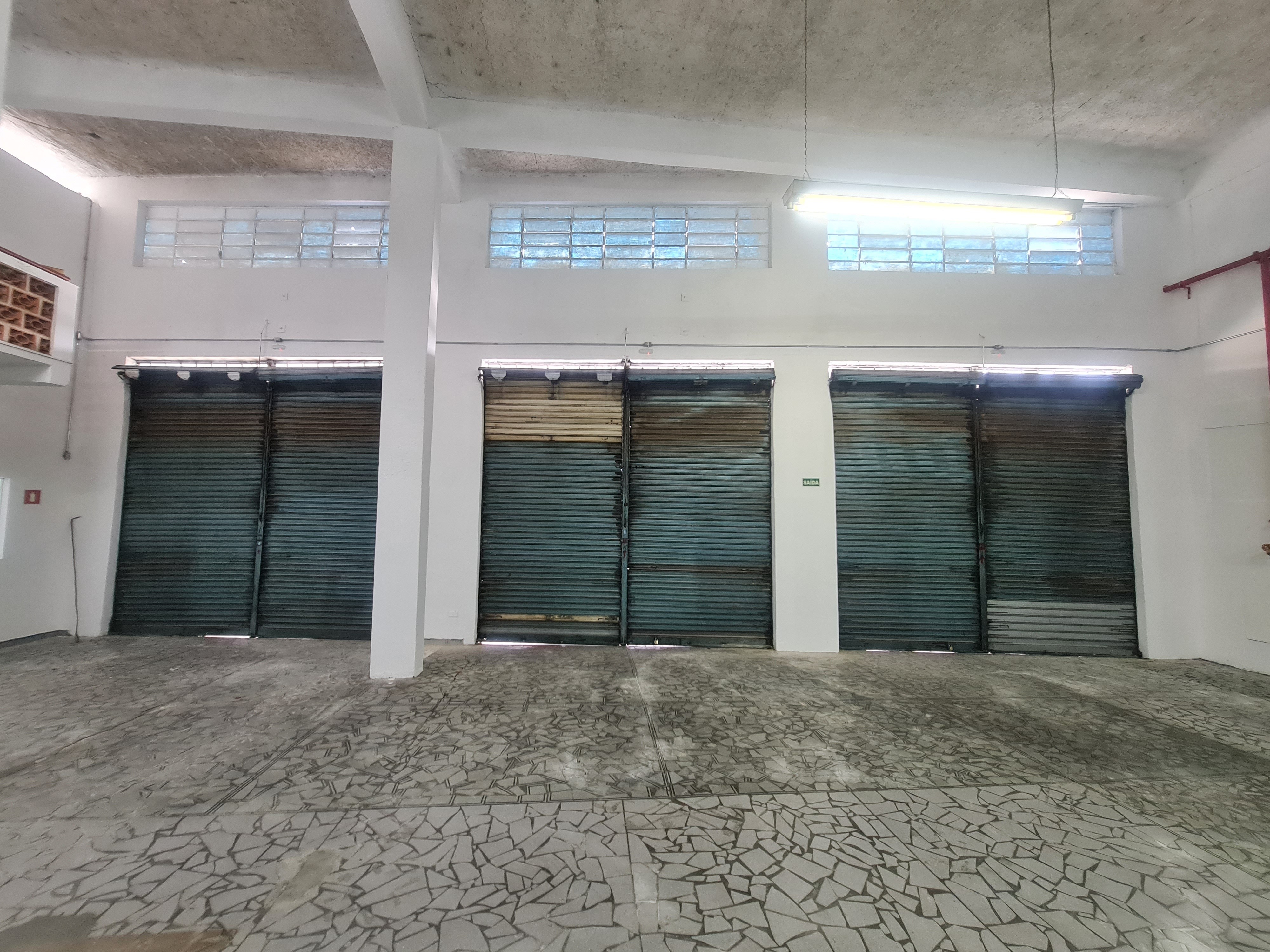 Galpão para alugar em Sorocaba em Avenida comercial