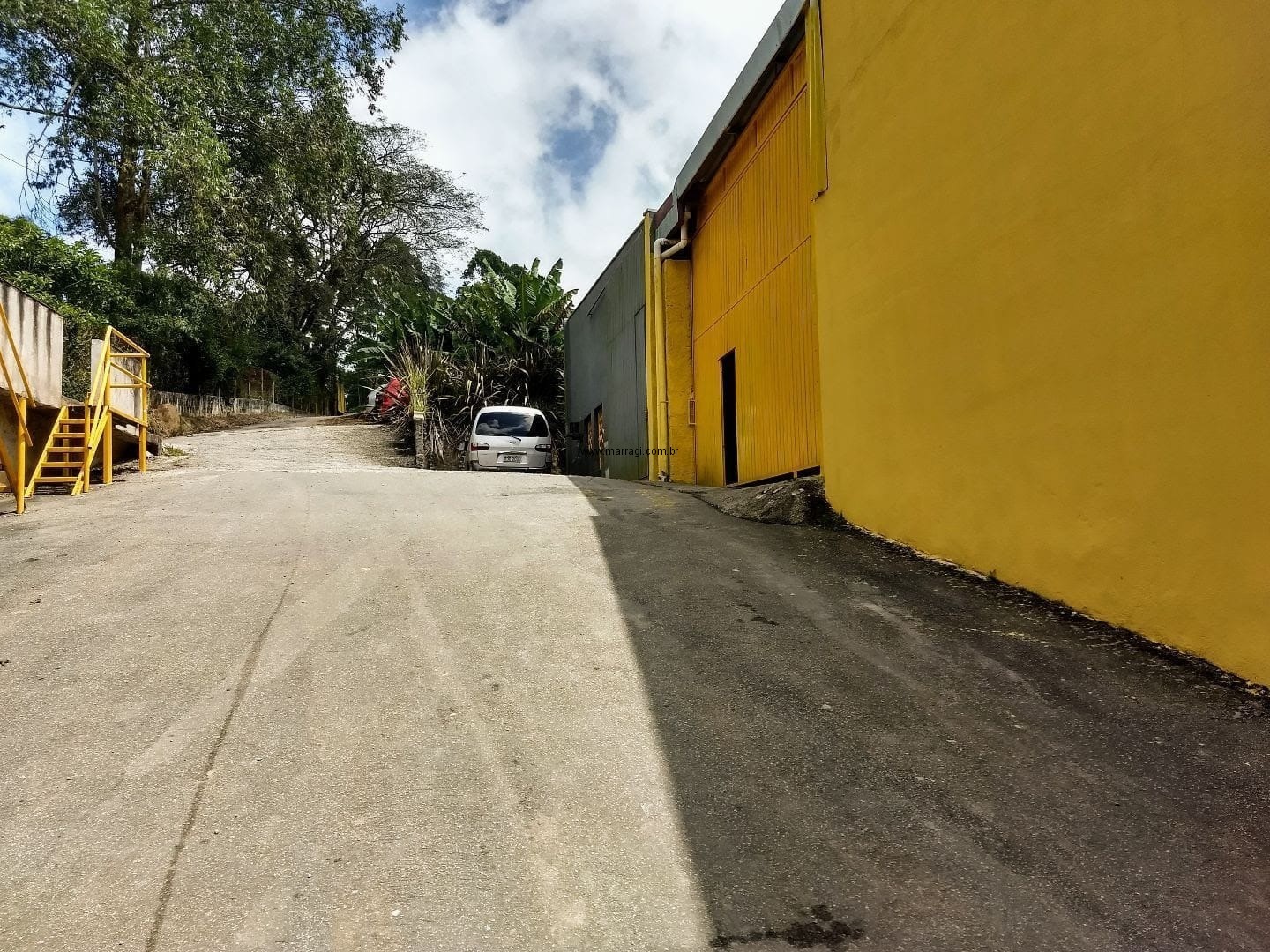 Galpão para alugar em santana de parnaíba no quintas do inga