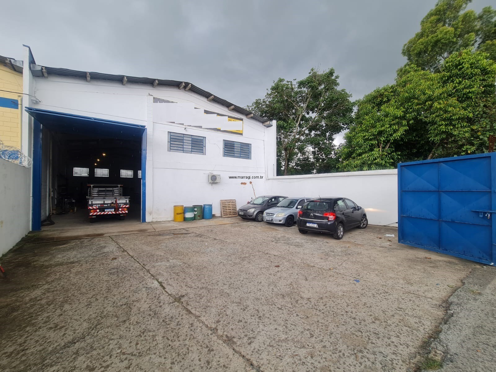 Galpão para alugar em Sorocaba no Cajurú (Eden), 400m², industrial e comercial.