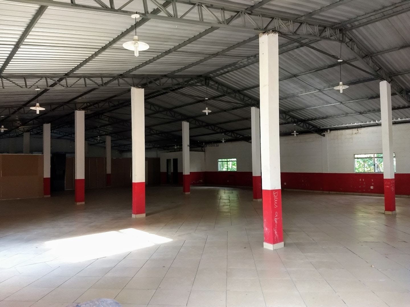 Galpão para alugar em santana de parnaíba no quintas do inga