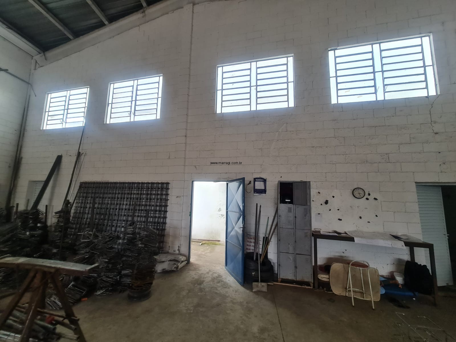 Galpão para alugar em Sorocaba no Cajurú (Eden), 400m², industrial e comercial.