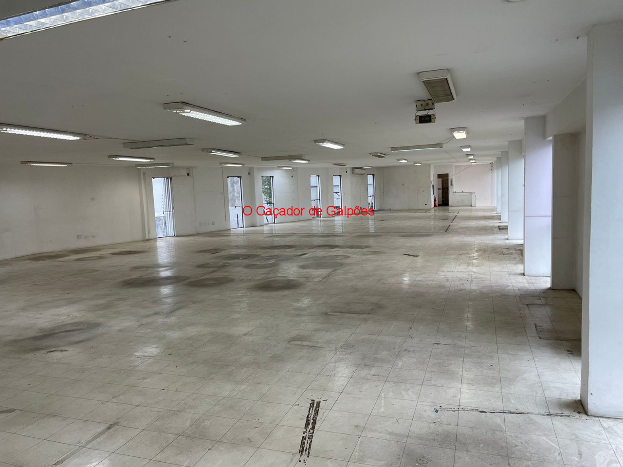 Galpão para alugar em São Paulo na Av Bandeirantes, Moema