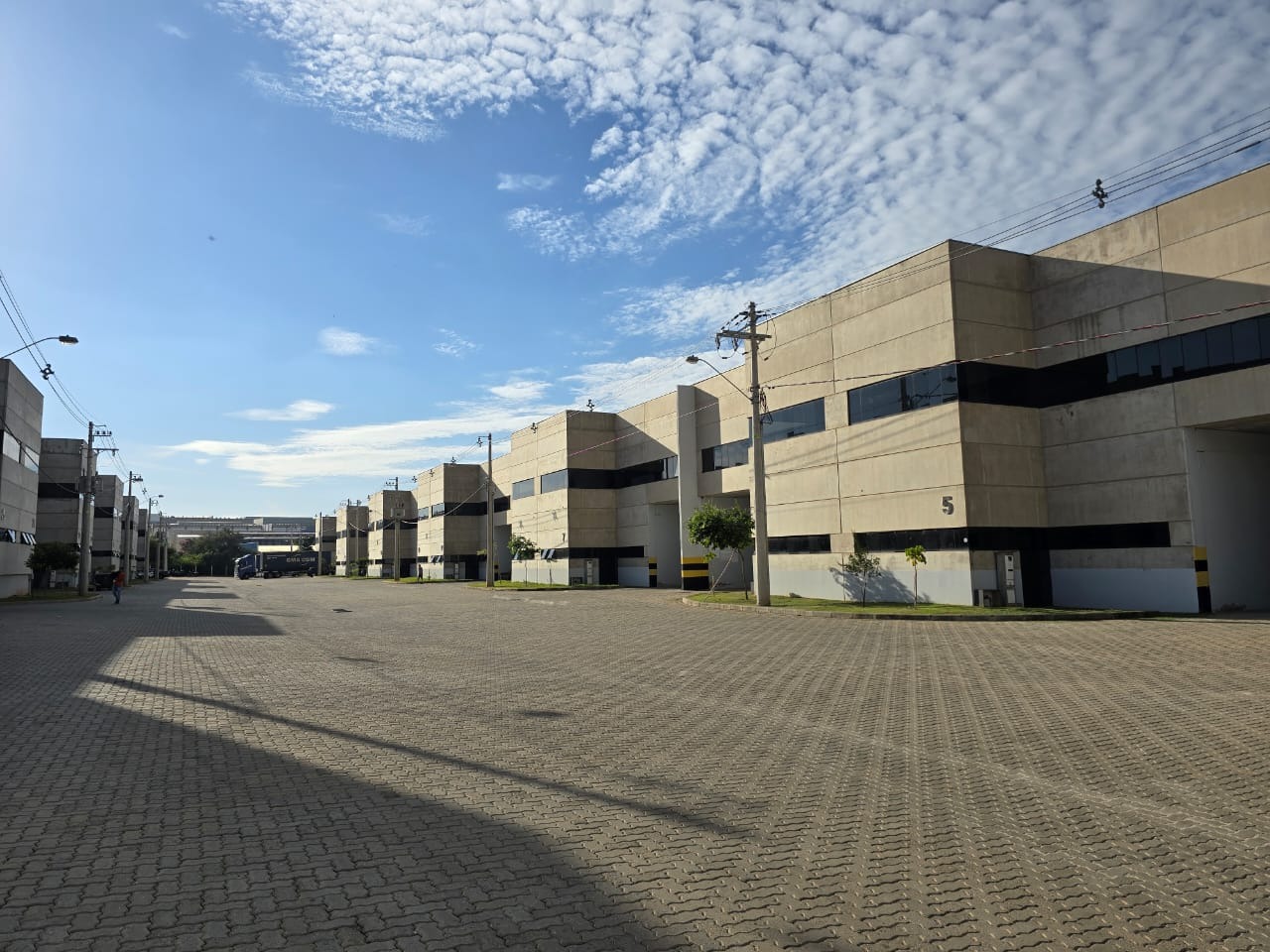 Galpão para alugar em Sorocaba em condomínio fechado