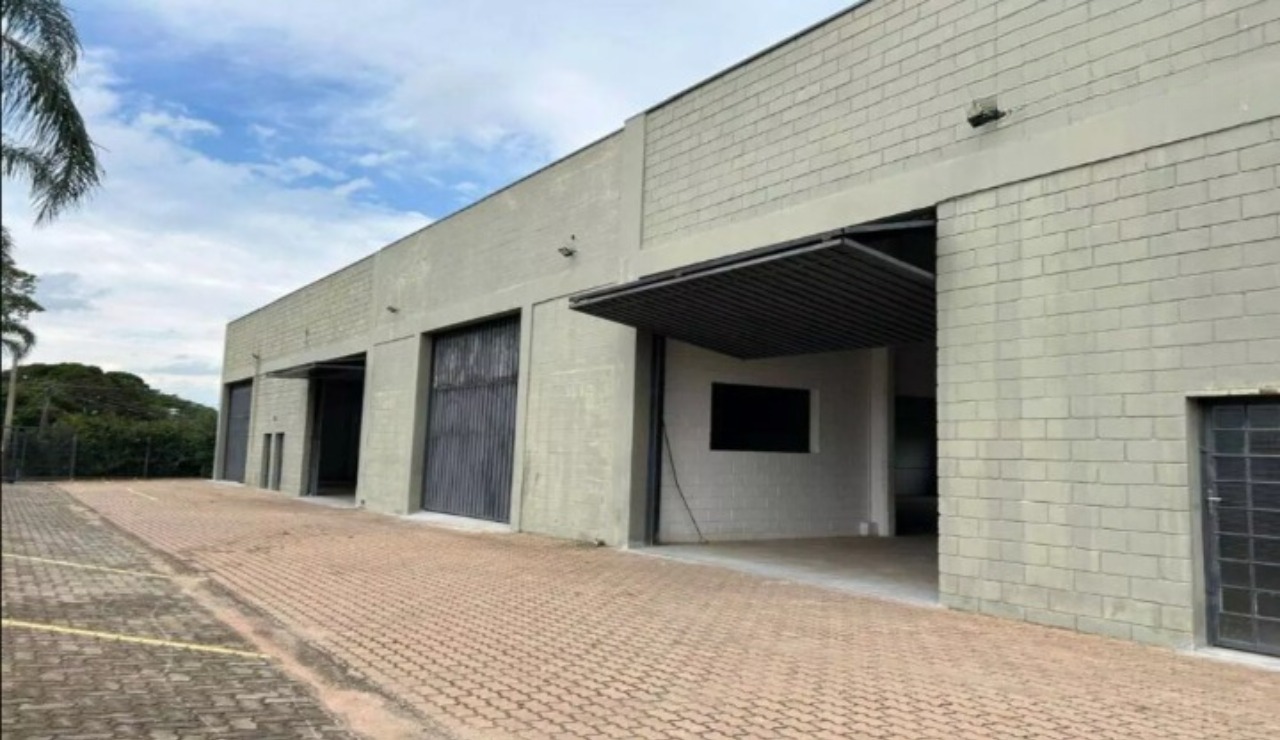 Galpão para alugar em Vinhedo, 600m² Ótima localização próximo ao parque municipal, supermercados Infanger, farmácias, fácil acesso para a Rodovia Anh