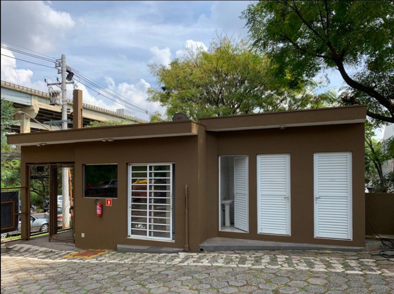 Galpão para alugar em alphaville, barueri voltada para a rod