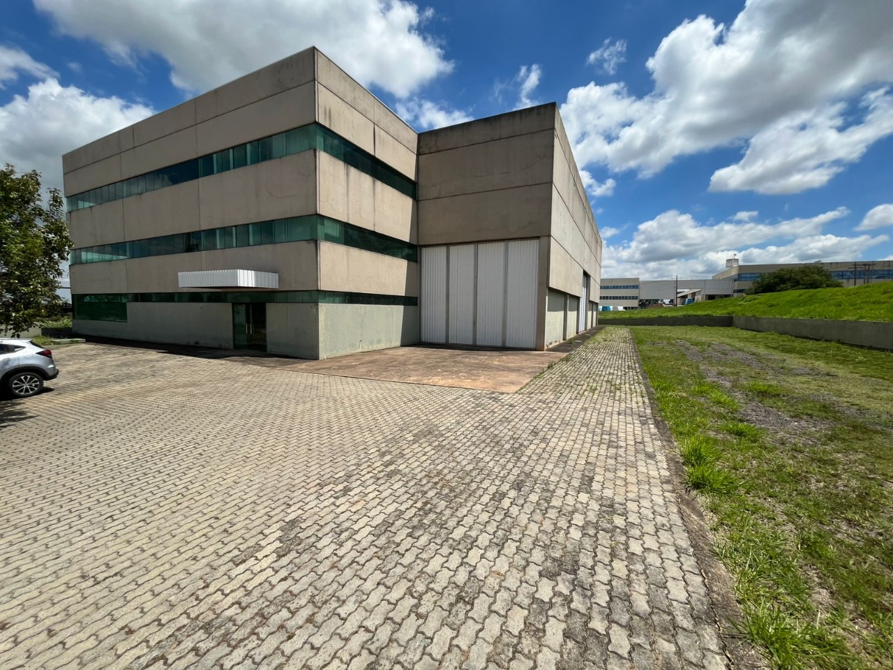 Galpão para alugar em itu, condomínio fechado, 1.695,41 m²