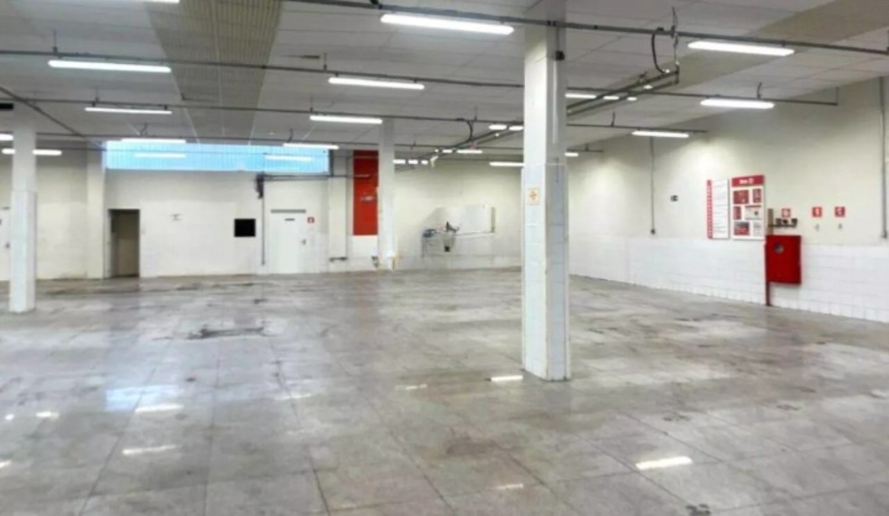 Galpão para alugar na Vila Carrão em São Paulo, 1.800m², comercial