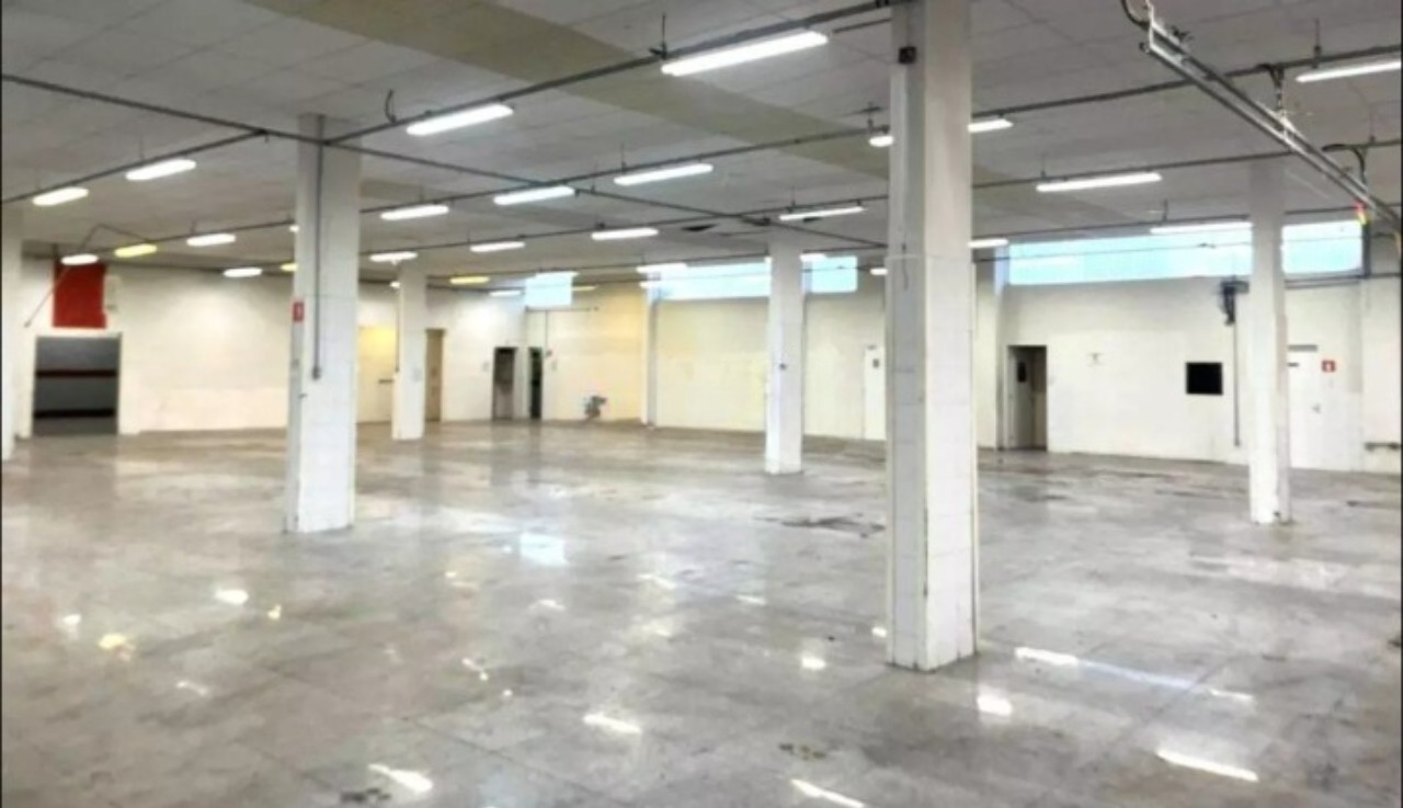 Galpão para alugar na Vila Carrão em São Paulo, 1.800m², comercial