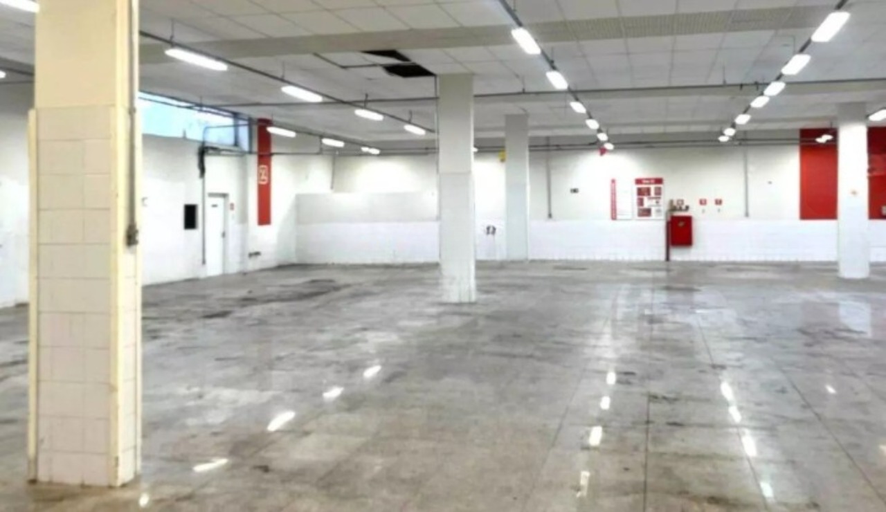 Galpão para alugar na Vila Carrão em São Paulo, 1.800m², comercial