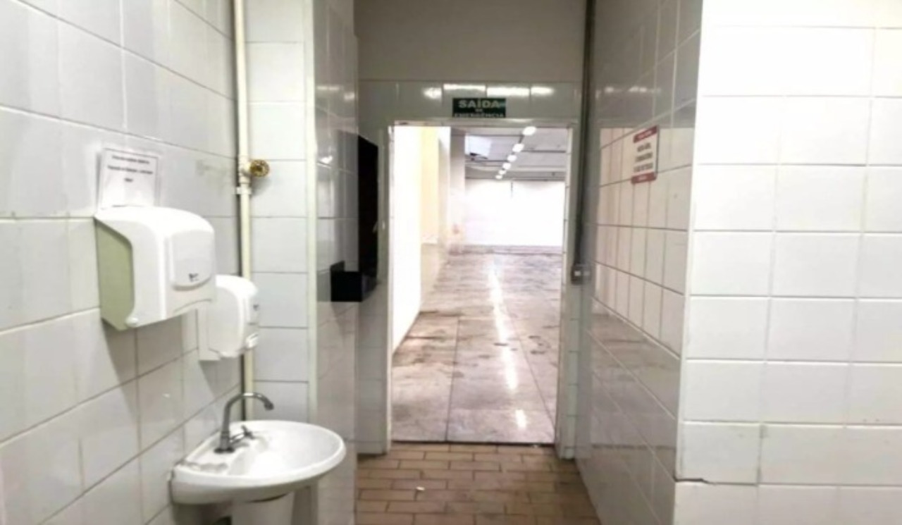 Galpão para alugar na Vila Carrão em São Paulo, 1.800m², comercial