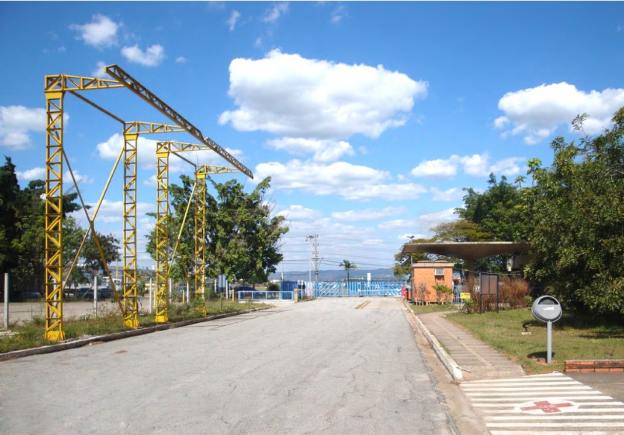 Galpão para alugar em Sorocaba, industrial monousuário com pontes rolantes