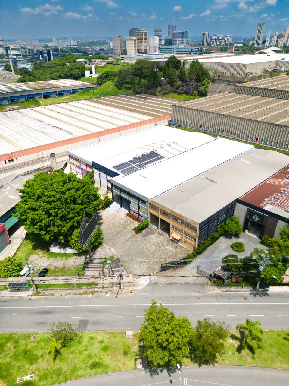 Galpão para alugar em Alphaville, industrial e logístico em Condomínio