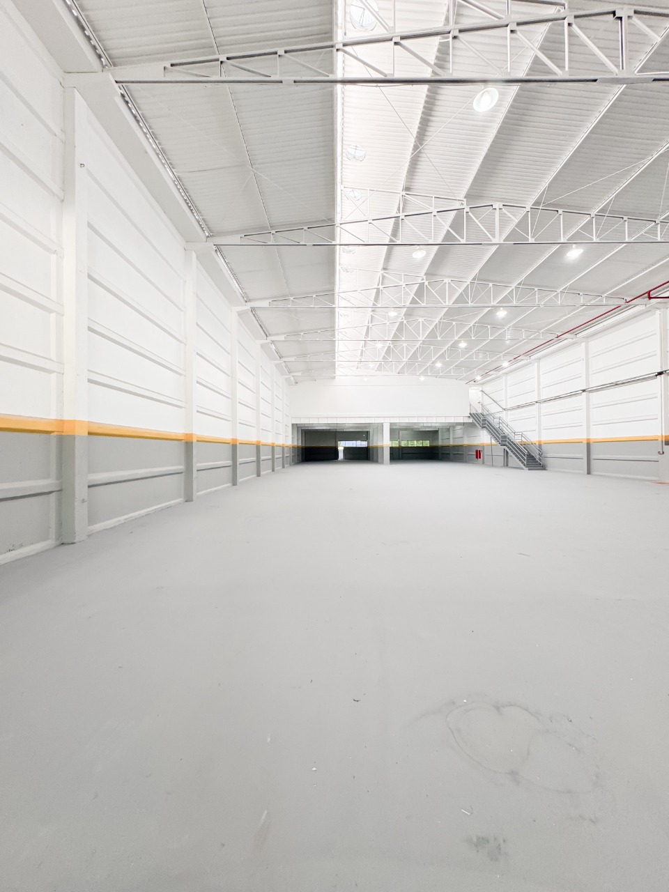 Galpão para alugar em Alphaville, industrial e logístico em Condomínio