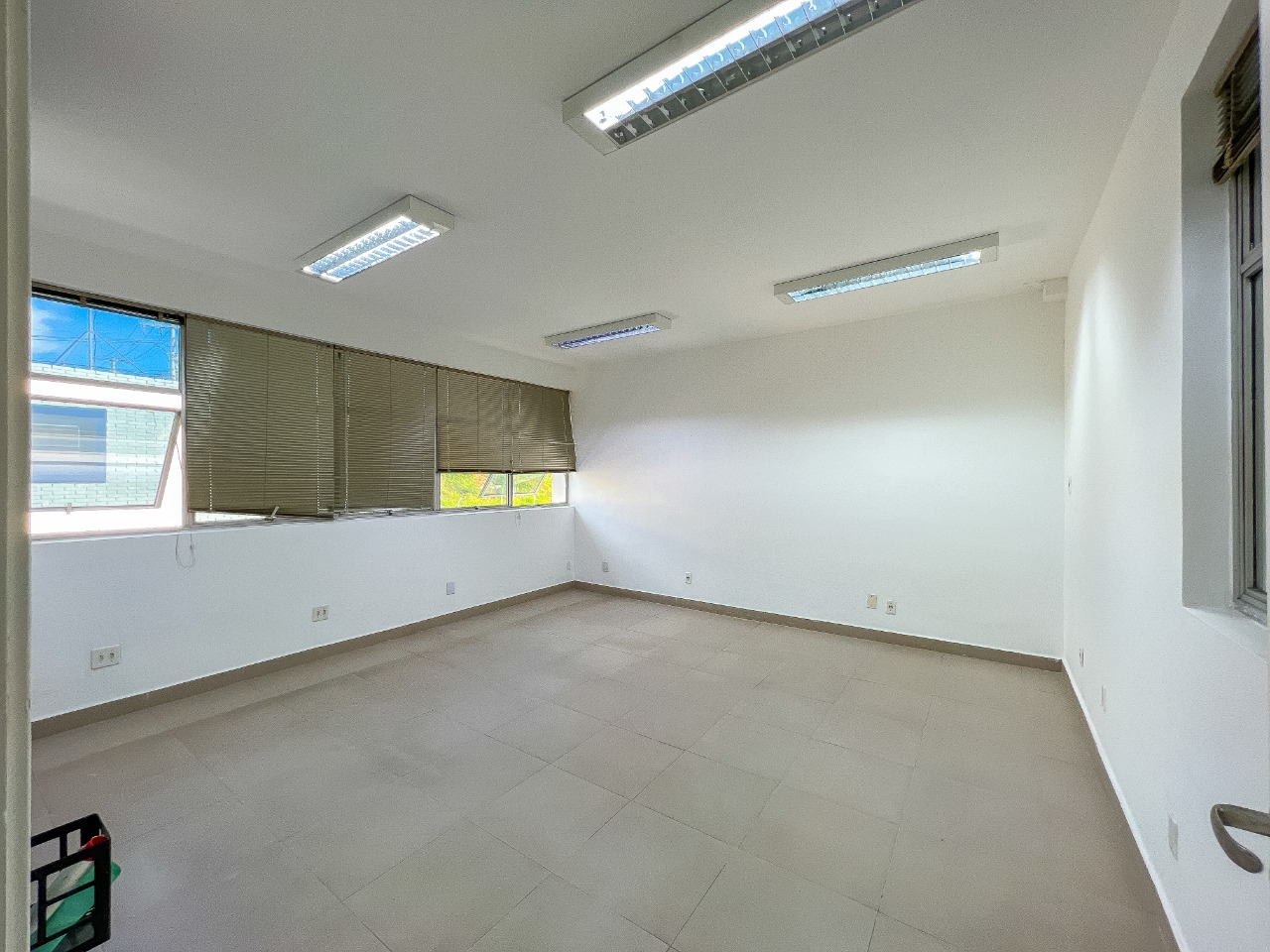 Galpão para alugar em Sorocaba, 7.032m², Localizado no bairro Cajuru do Sul