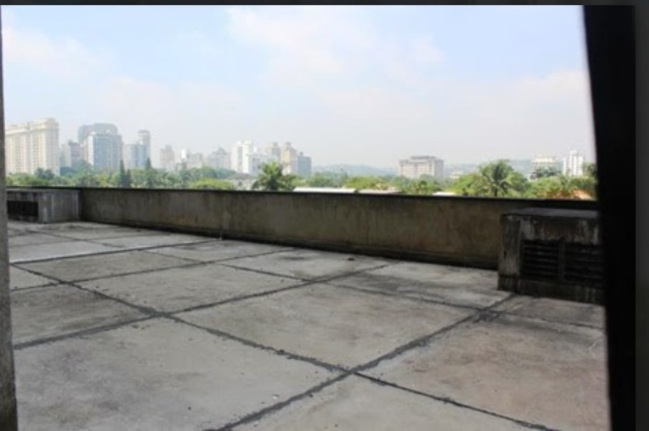 Sala comercial à venda em São Paulo na Faria Lima (com renda)