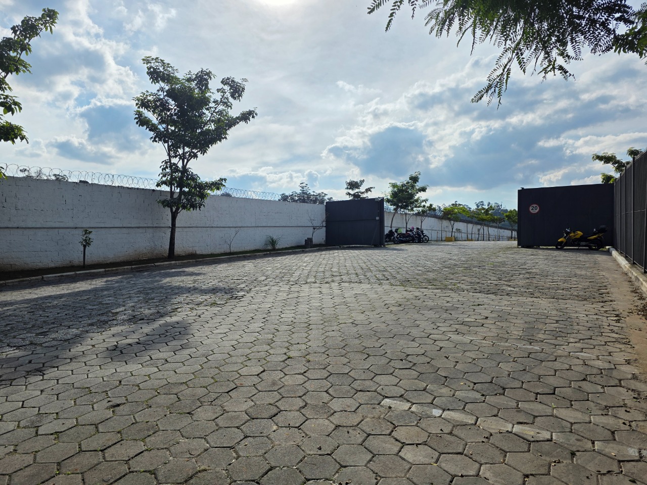Galpão para alugar no embu das artes