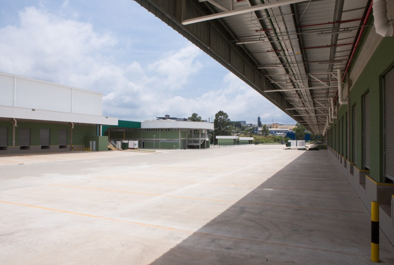 Galpão para alugar em arujá no centro logístico rodoanel dut