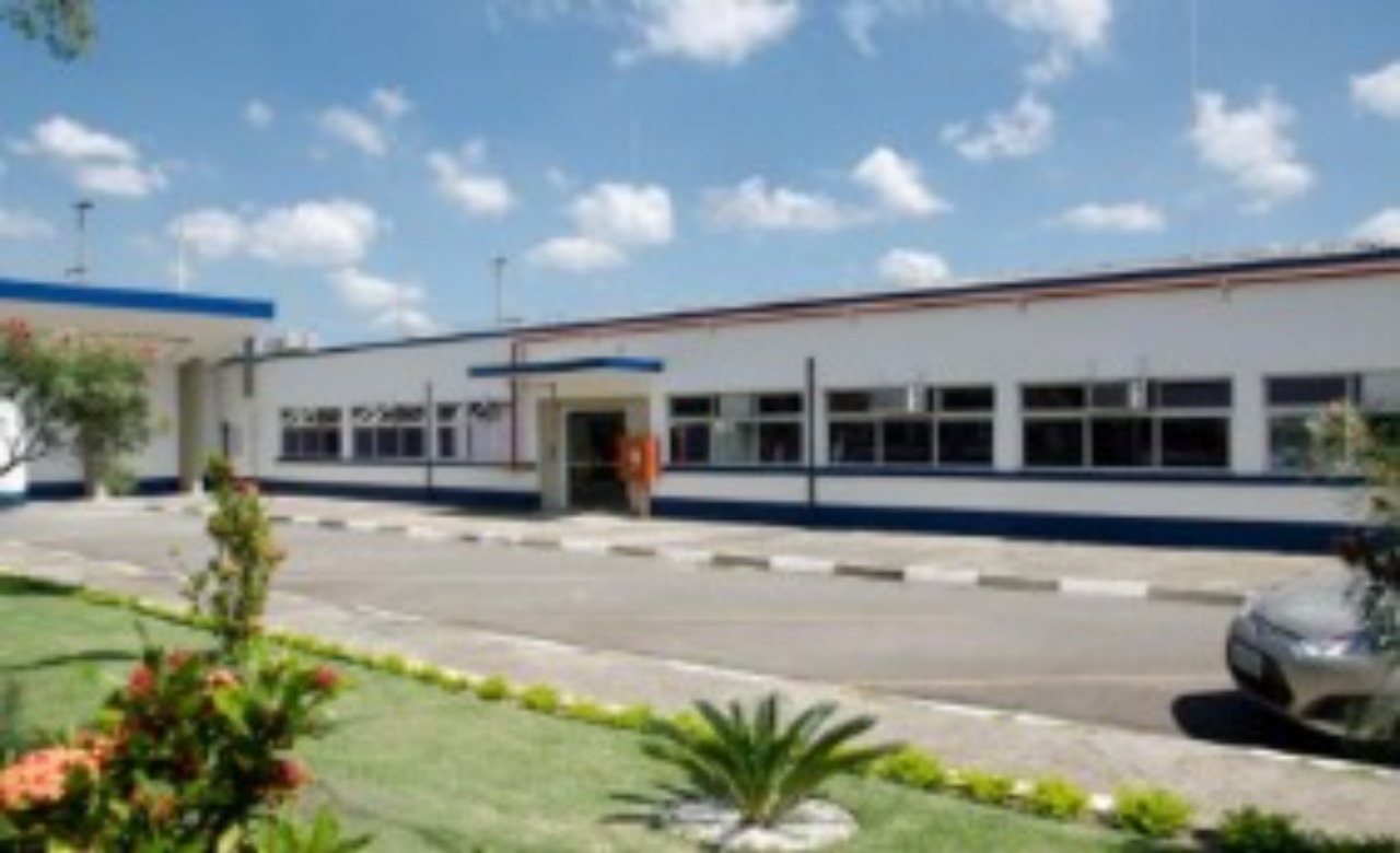 Galpão para alugar em osasco, industrial em condomínio fecha
