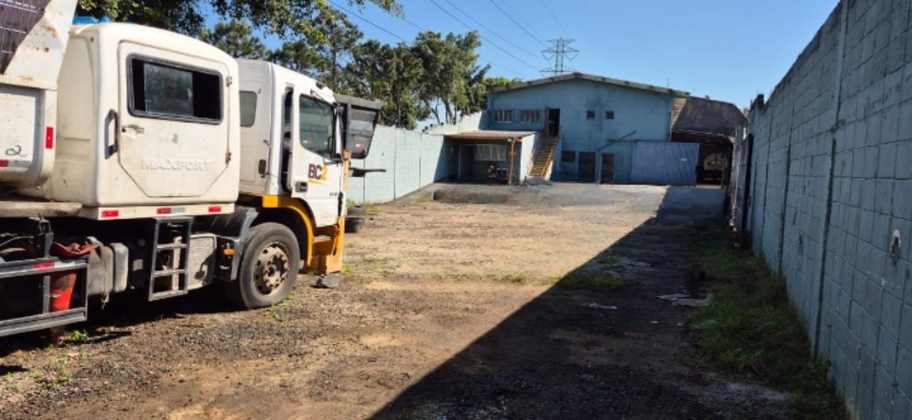 Galpão para alugar em São Bernardo do Campo, próximo à Rodovia Anchieta e Rodovia Imigrantes.