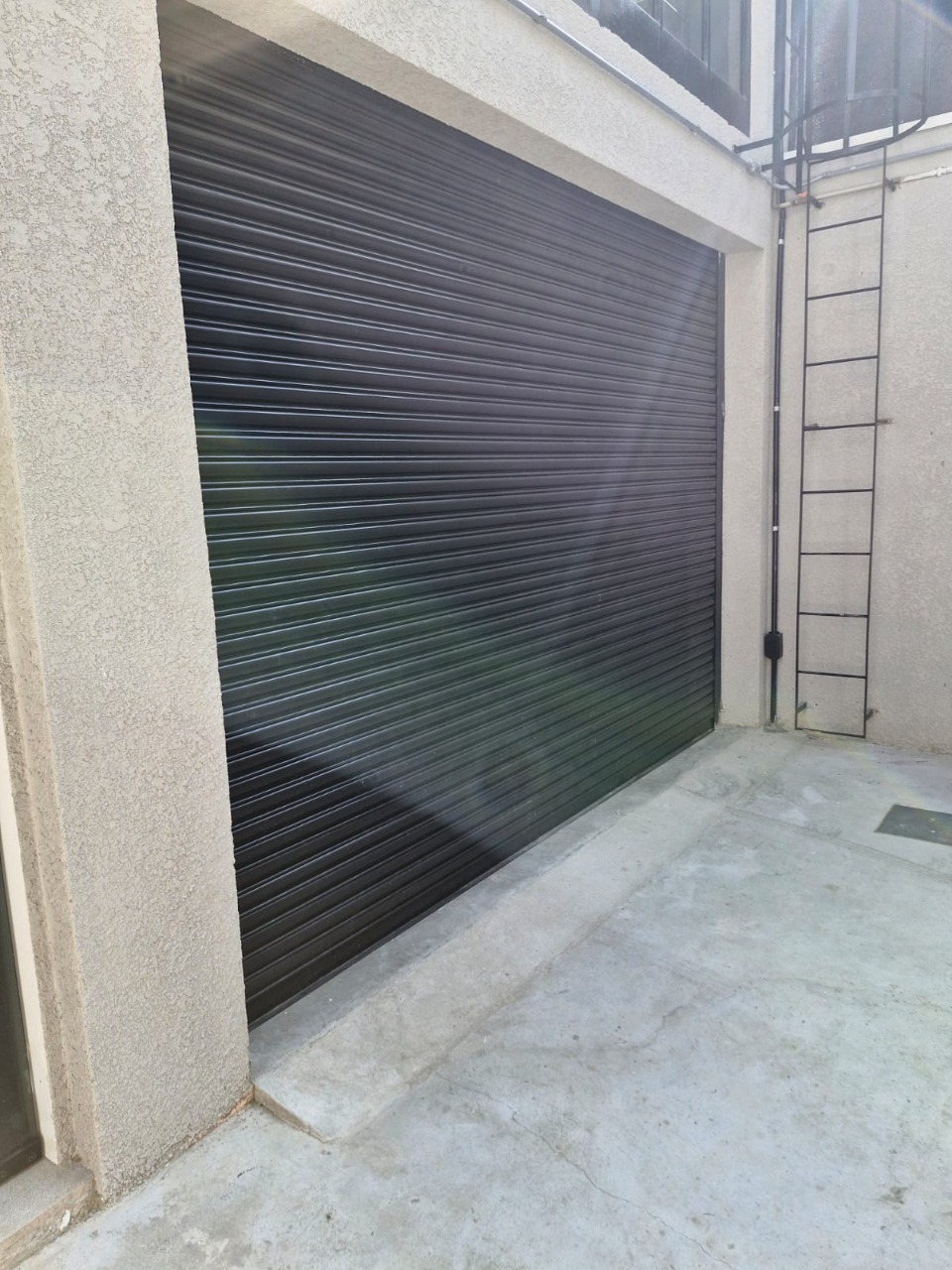 Prédio comercial para alugar em Alphaville, Barueri, com 1.001 m², elevador, energia trifásica, e excelente acesso à Rodovia Castelo Branco