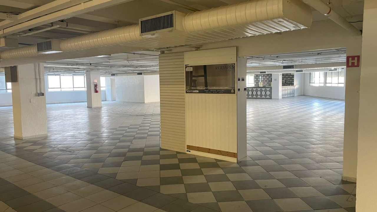 Galpão para alugar em São Paulo no Brooklin ao lado da Marginal Pinheiros Localização privilegiada, 200 m da Marginal Pinheiros