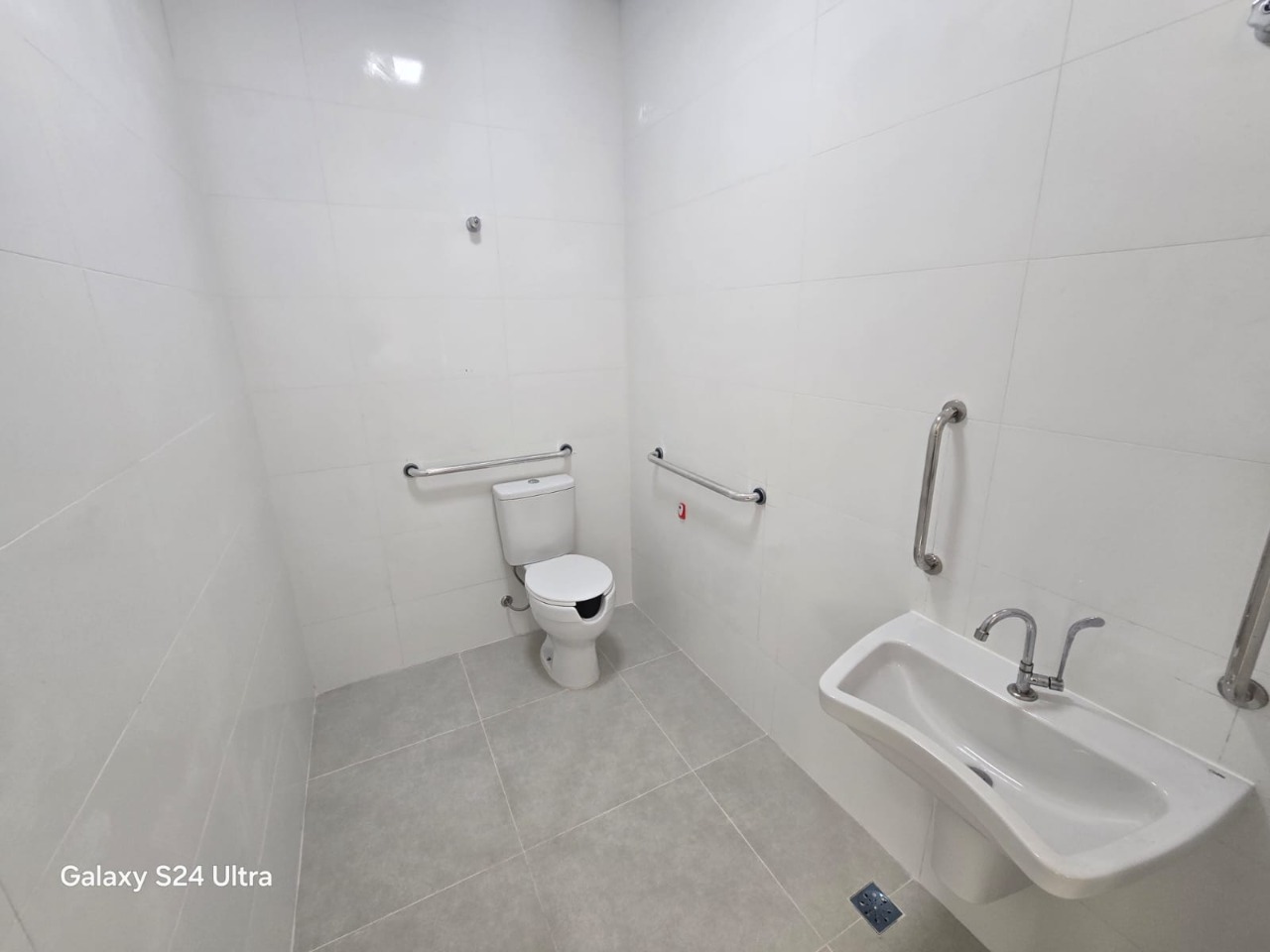 Prédio comercial para alugar em Alphaville, Barueri, com 1.001 m², elevador, energia trifásica, e excelente acesso à Rodovia Castelo Branco