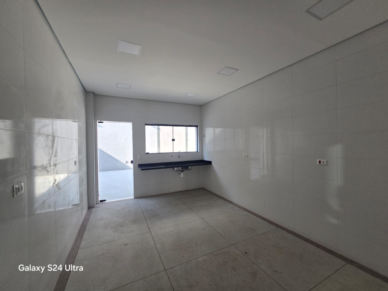 Prédio comercial para alugar em Alphaville, Barueri, com 1.001 m², elevador, energia trifásica, e excelente acesso à Rodovia Castelo Branco