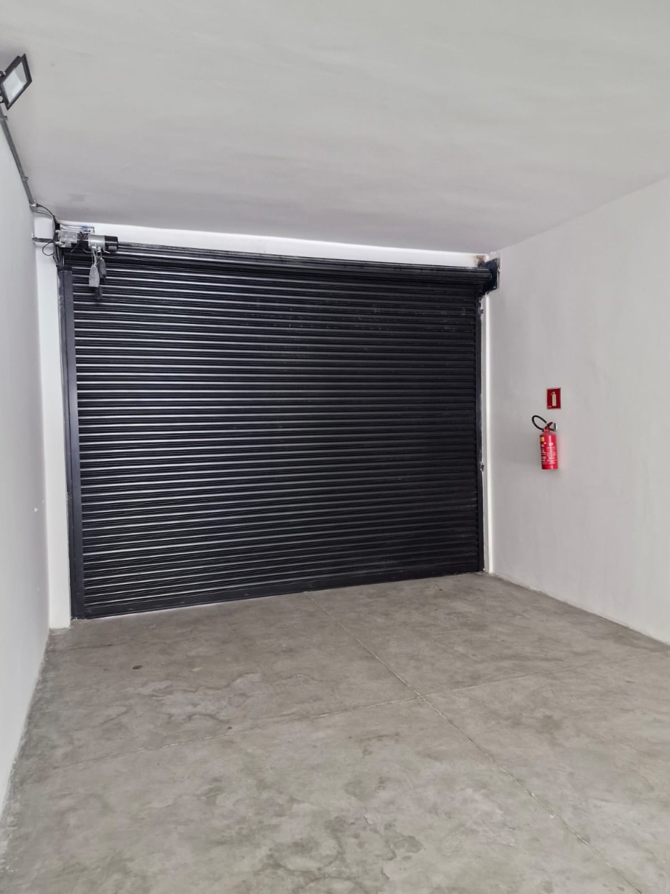 Prédio comercial para alugar em Alphaville, Barueri, com 1.001 m², elevador, energia trifásica, e excelente acesso à Rodovia Castelo Branco