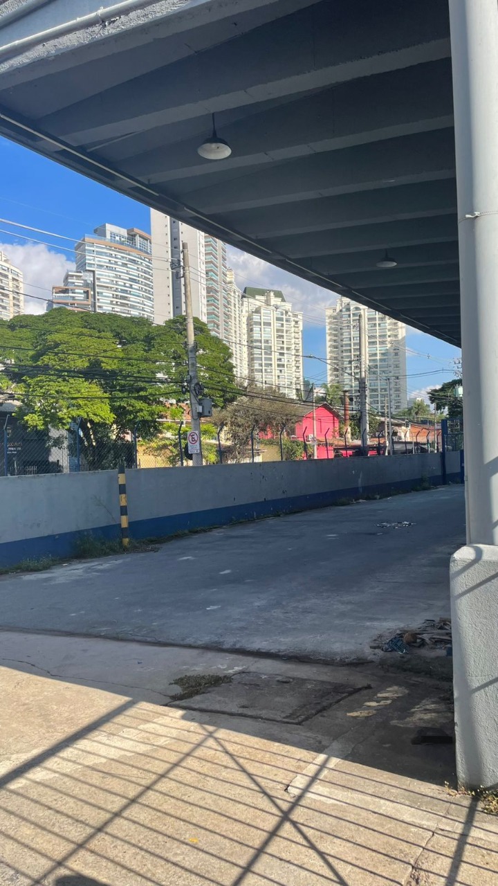 Galpão para alugar em São Paulo no Brooklin ao lado da Marginal Pinheiros Localização privilegiada, 200 m da Marginal Pinheiros