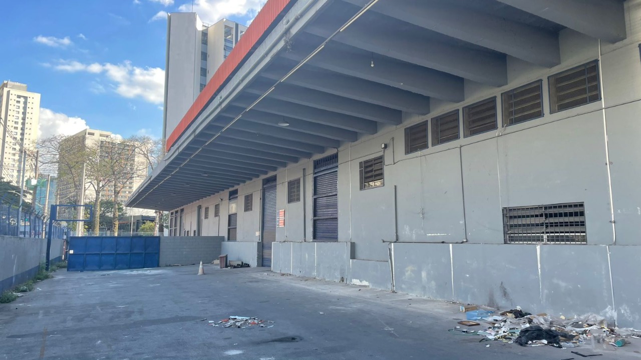 Galpão para alugar em São Paulo no Brooklin ao lado da Marginal Pinheiros Localização privilegiada, 200 m da Marginal Pinheiros
