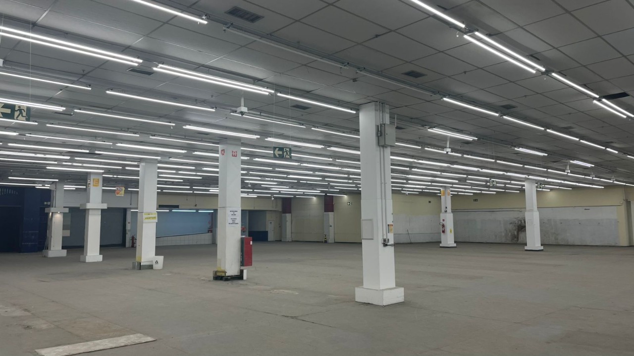 Galpão para alugar em São Paulo no Brooklin ao lado da Marginal Pinheiros Localização privilegiada, 200 m da Marginal Pinheiros