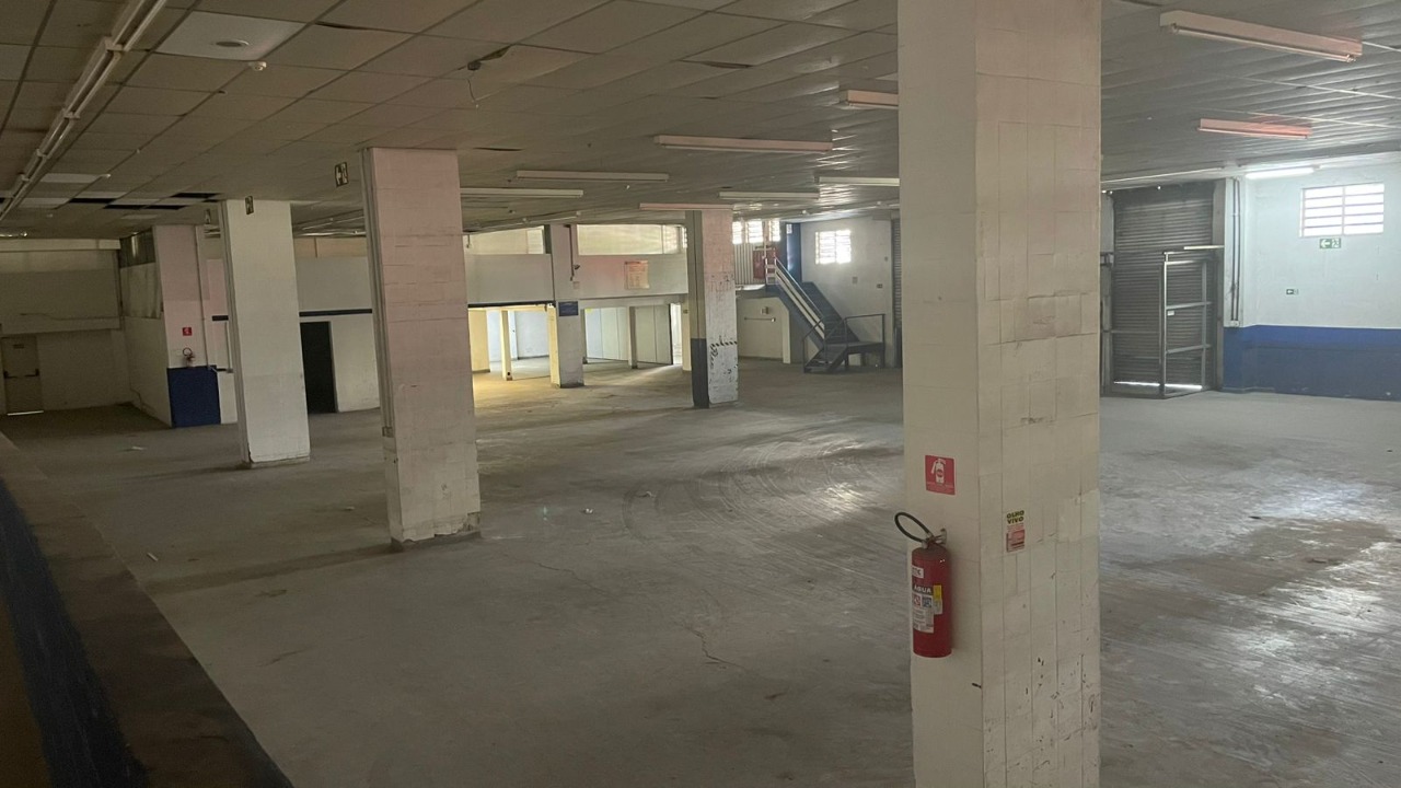 Galpão para alugar em São Paulo no Brooklin ao lado da Marginal Pinheiros Localização privilegiada, 200 m da Marginal Pinheiros
