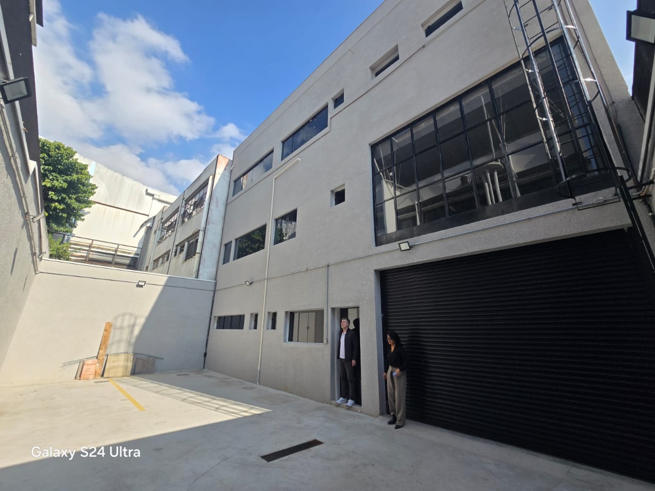 Prédio comercial para alugar em Alphaville, Barueri, com 1.001 m², elevador, energia trifásica, e excelente acesso à Rodovia Castelo Branco
