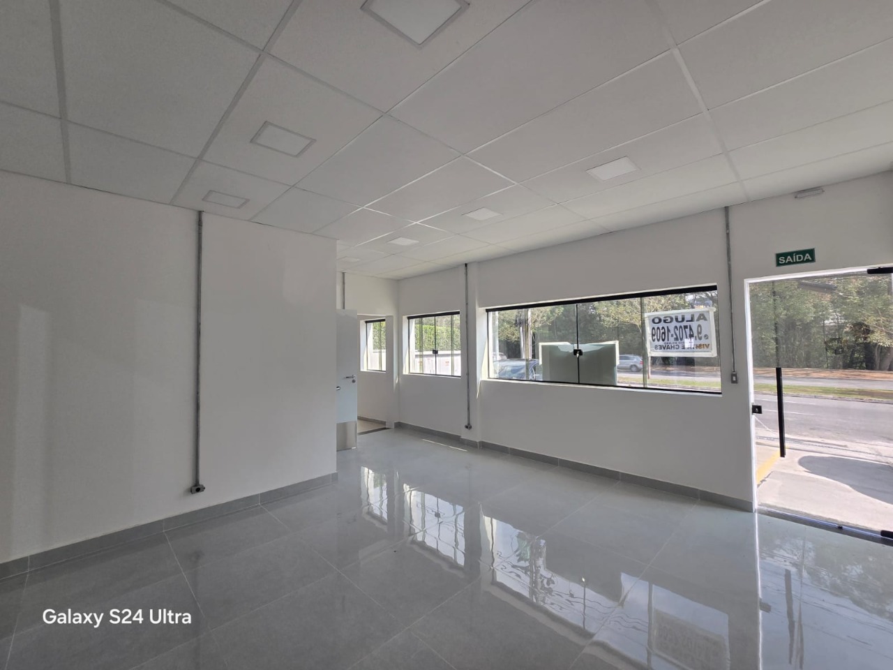 Prédio comercial para alugar em Alphaville, Barueri, com 1.001 m², elevador, energia trifásica, e excelente acesso à Rodovia Castelo Branco
