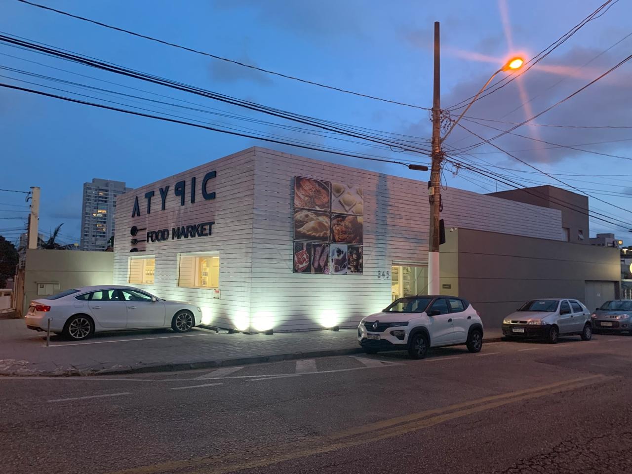 Galpão para alugar em Sorocaba, comercial de esquina