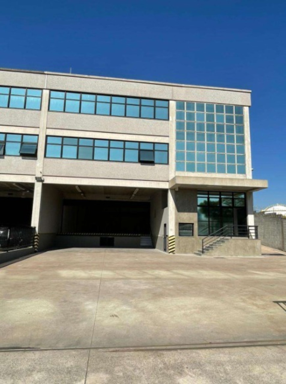 Galpão para alugar em Barueri no Tamboré, 1.500m²