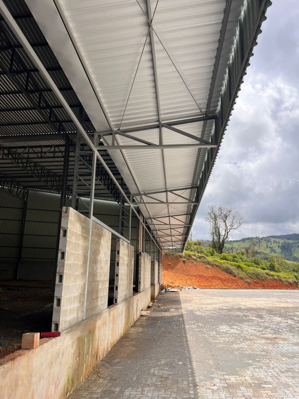 Galpão para alugar ou vender em cambuí mg