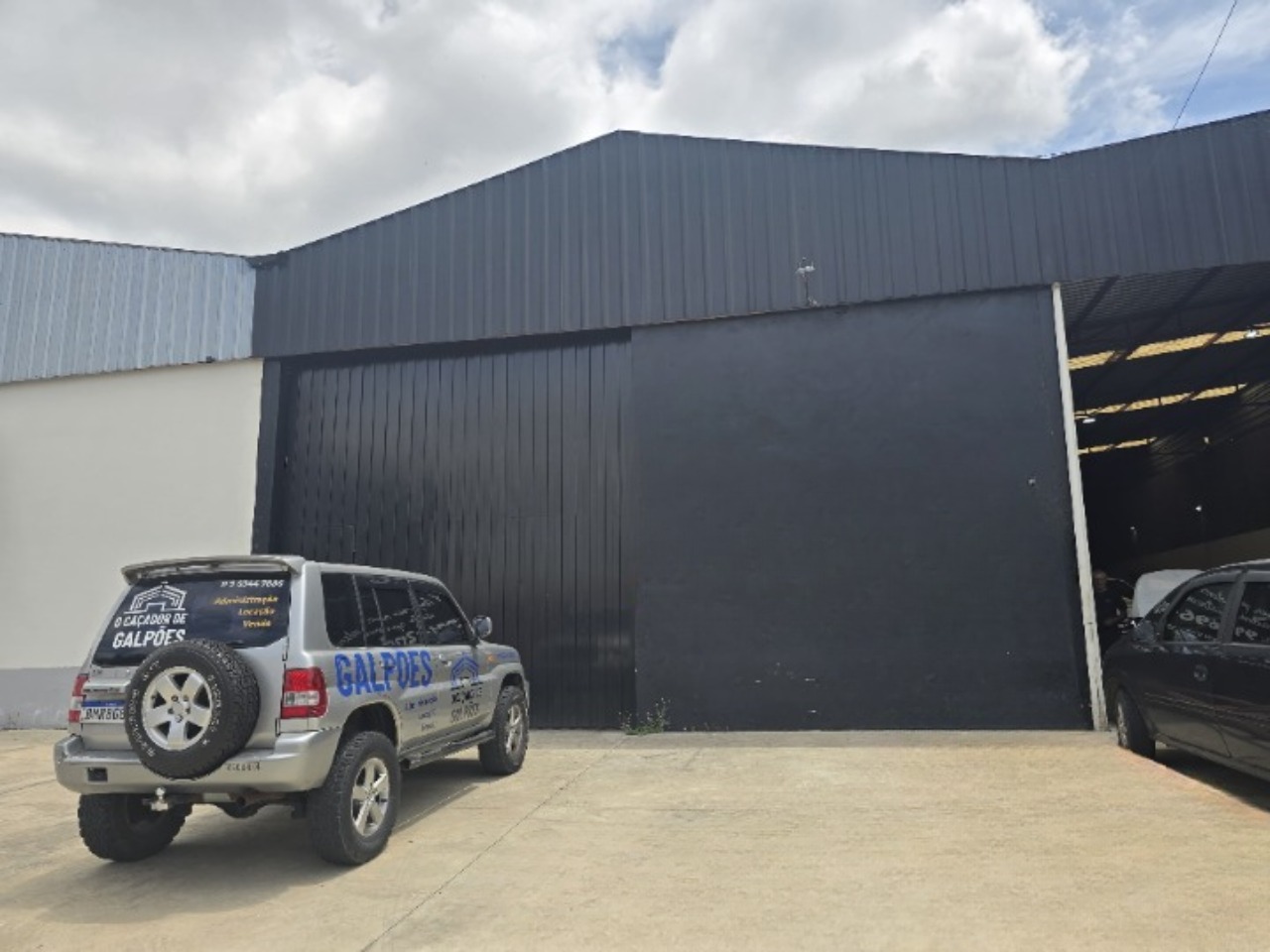 Galpão para alugar em Sorocaba, 300m² no Quintais do Imperador