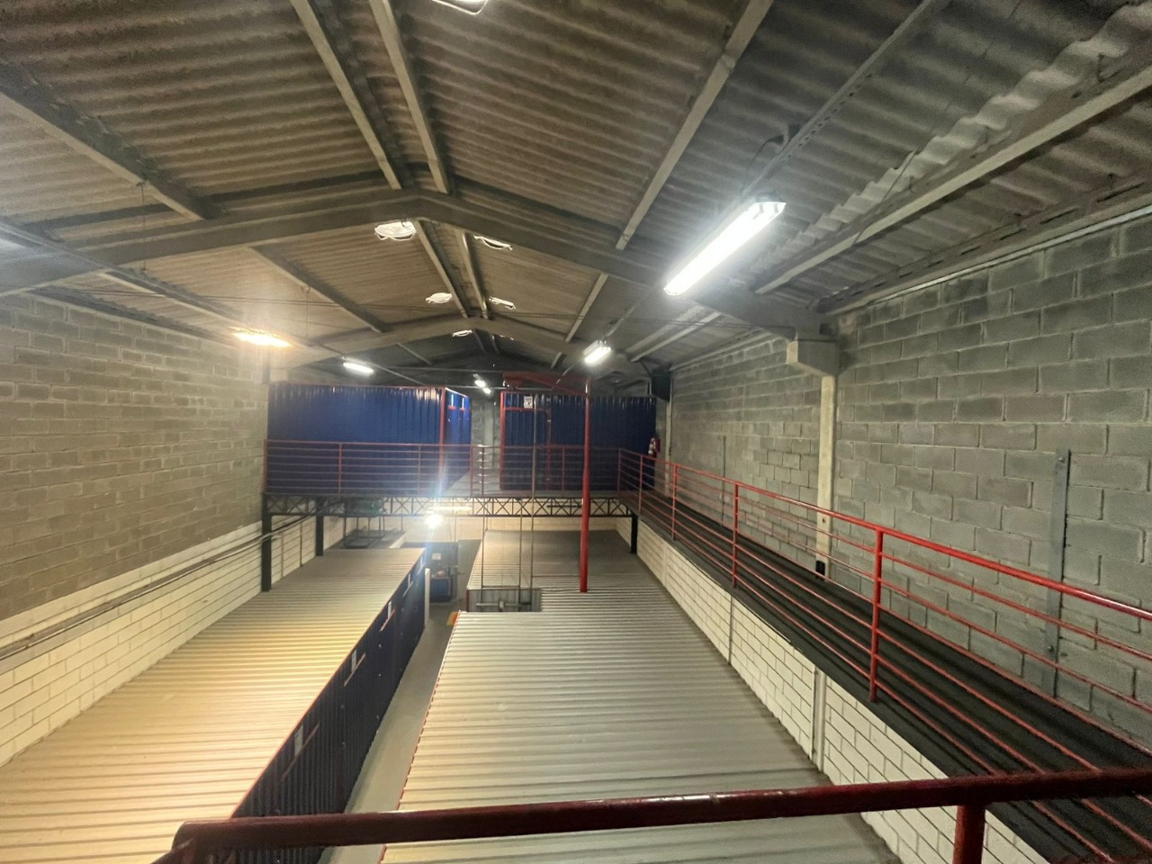 Galpão à venda em sorocaba no jardim leocádia, 360m²