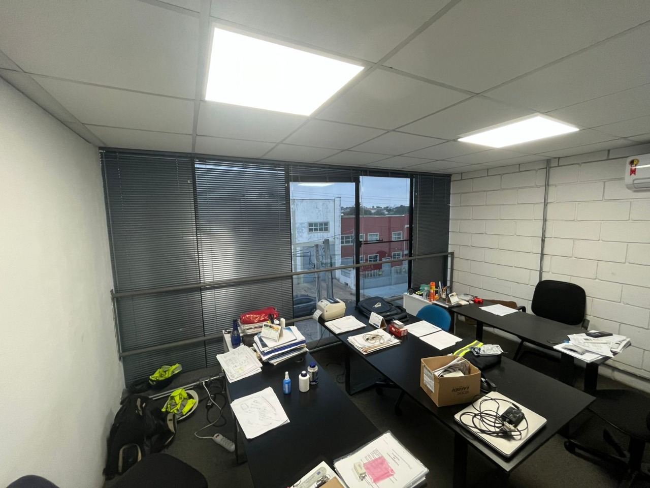 Galpão à venda em Sorocaba no Jardim Leocádia, 360m²
