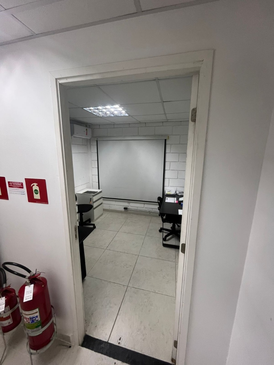Galpão à venda em Sorocaba no Jardim Leocádia, 360m²