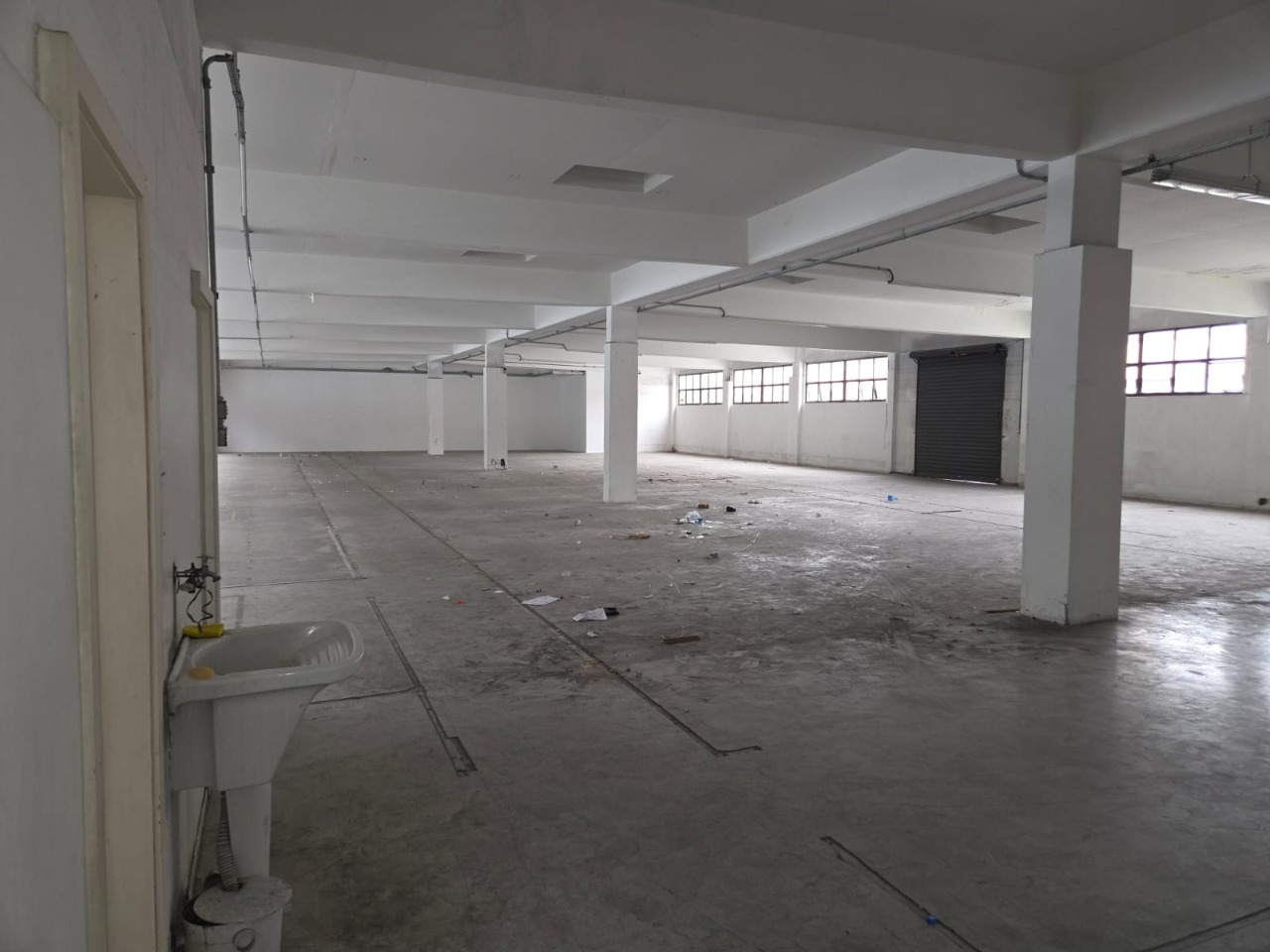 Galpão comercial para alugar na Lapa, São Paulo, próximo à Marginal Tietê, Anhanguera e Bandeirantes, ideal para logística e distribuição