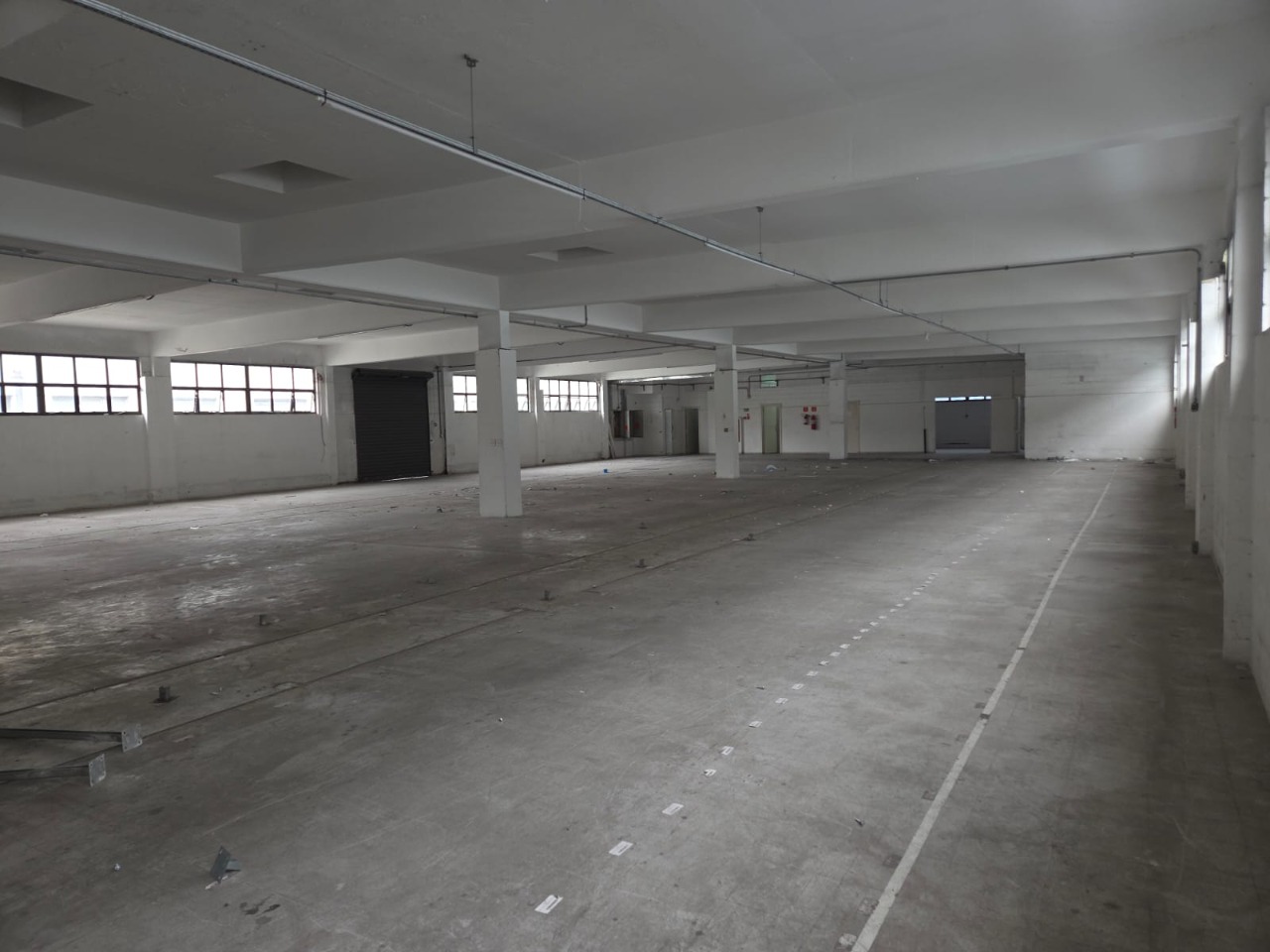 Galpão comercial para alugar na Lapa, São Paulo, próximo à Marginal Tietê, Anhanguera e Bandeirantes, ideal para logística e distribuição