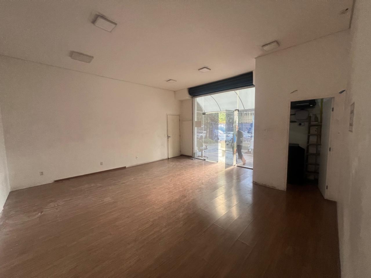 Galpão comercial para alugar na Lapa, São Paulo, próximo à Marginal Tietê, Anhanguera e Bandeirantes, ideal para logística e distribuição