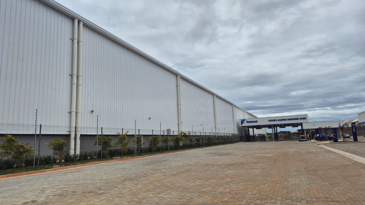 Galpão logístico para alugar em pouso alegre na rodovia fern