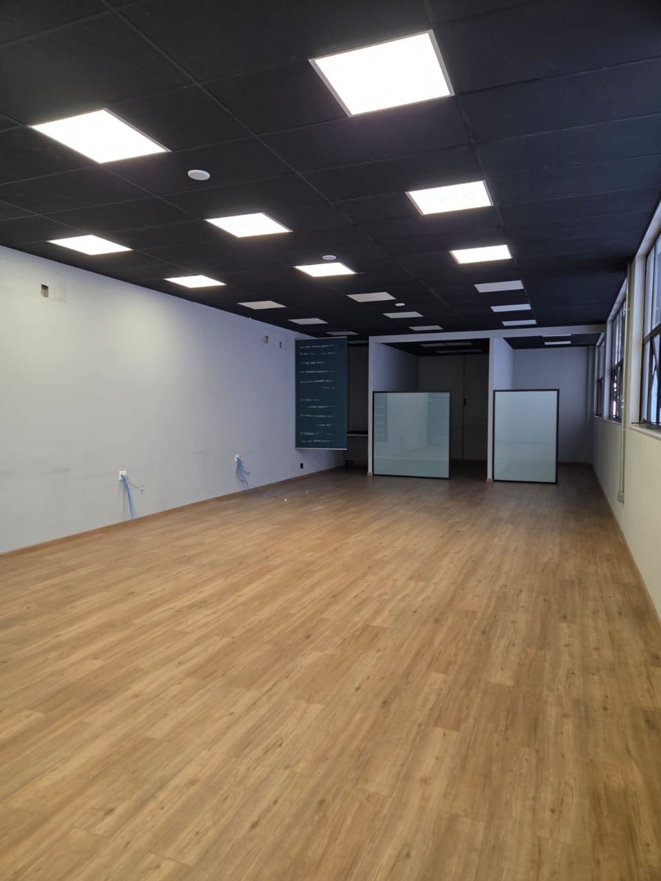 Galpão comercial para alugar na Lapa, São Paulo, próximo à Marginal Tietê, Anhanguera e Bandeirantes, ideal para logística e distribuição