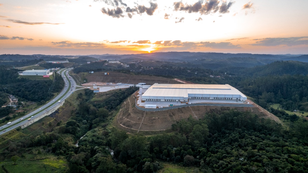 Galpão logístico para alugar em são roque, na rod. Castelo b